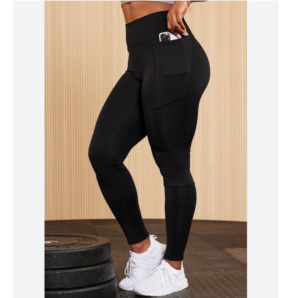 Fabletics Womens Motion365+ High-Waisted Moto Black Pocket Leggings Size Medium